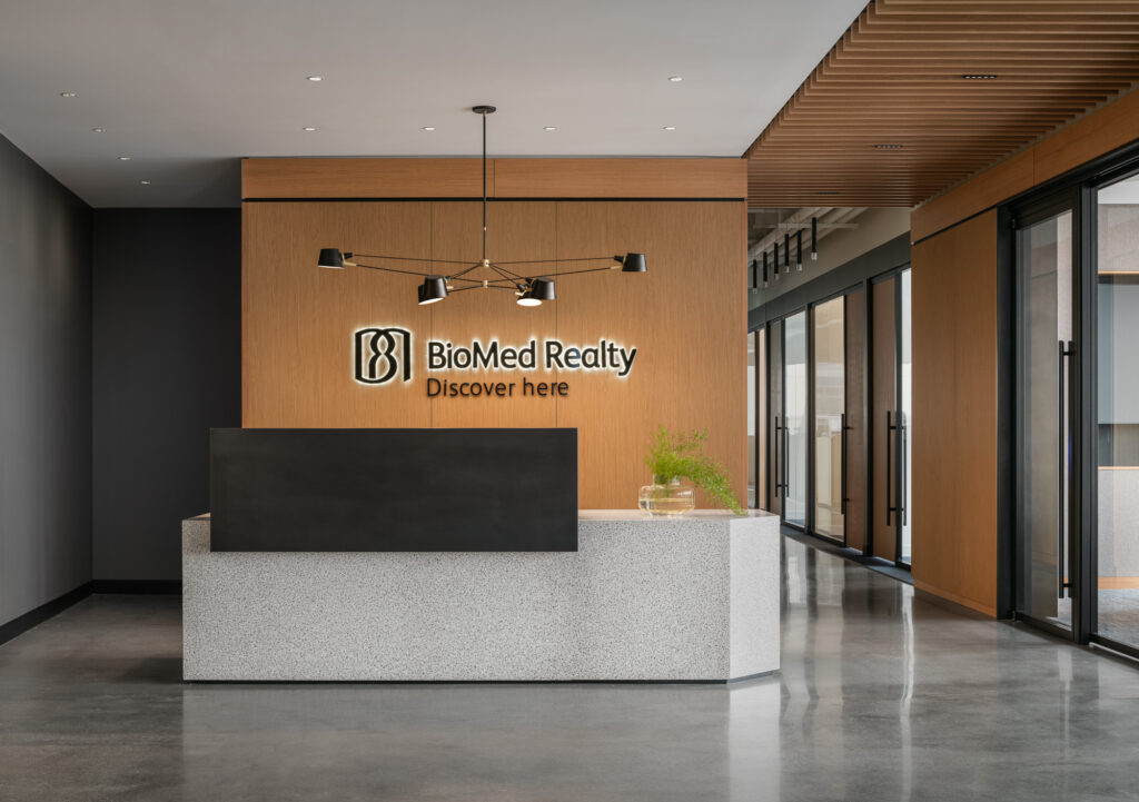 This 25,000-square-foot office for Biomed Realty rethinks workplace design through a more human, residential lens. Located in Kendall Square, the project balances the precision of a high-performance workplace with the comfort and fluidity of domestic space.